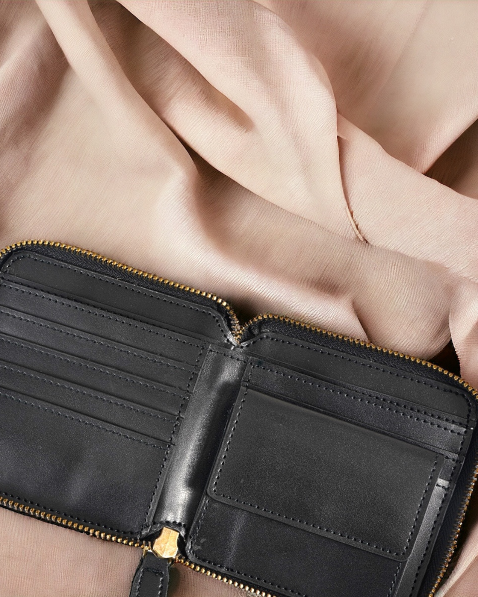 Kivik Small Zip Wallet